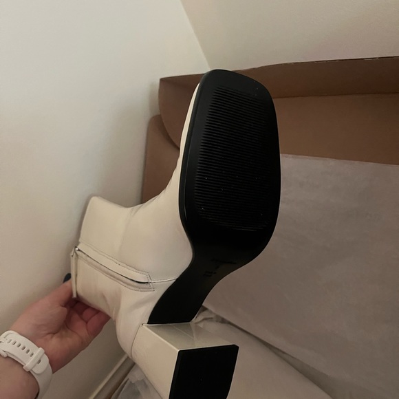 NWT Reformation Nari Ankle Boots - Picture 6 of 7